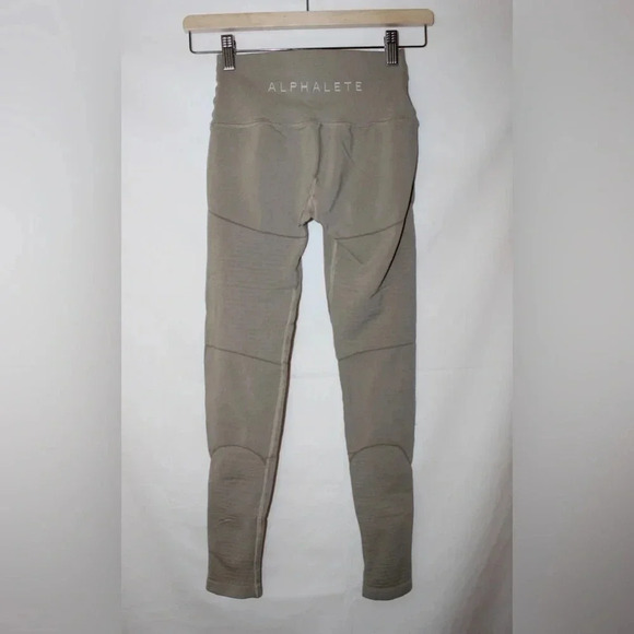 Alphalete Aero Leggings NO SIZE TAG Maybe Small - Picture 5 of 11